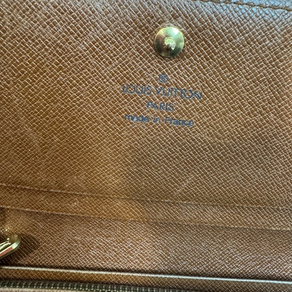 Louis Vuitton Porte-Monnaie Trésor Wallet - Monogram Canvas - Picture 3 of 7